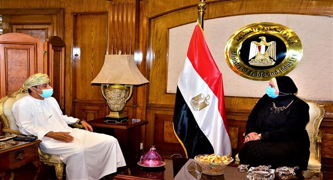 بالصور .. وزيرة التجارة تبحث مع سفير سلطنة عمان لدى مصر سبل تعزيز التعاون الاقتصادي والاستثماري والتجاري بين البلدين