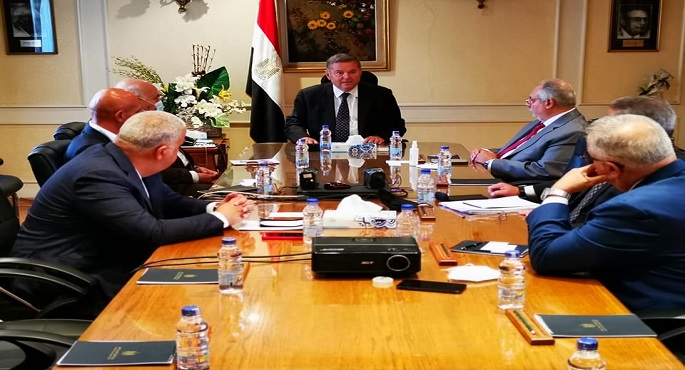 بالصور .. وزير قطاع الأعمال يجتمع بمجلس إدارة شركة “ECH” لتسويق منتجات شركات القابضة للغزل والنسيج