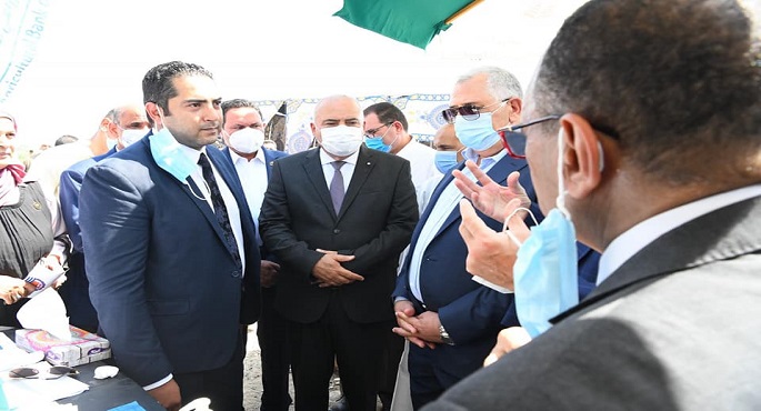 بالصور .. وزير الزراعة ومحافظ قنا يتابعون برنامج باب رزق لتمويل المشروعات في إطار مبادرة “حياة كريمة”