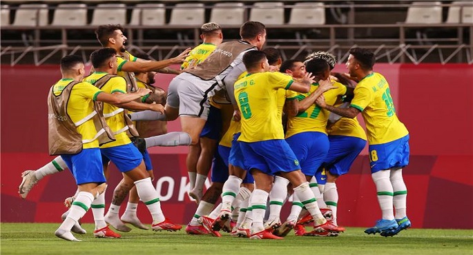 البرازيل تتأهل لنهائي كرة القدم في أولمبياد طوكيو