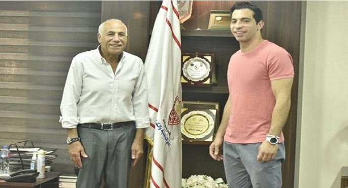 رسميا.. أحمد الأحمر يوقع على بياض لنادي الزمالك
