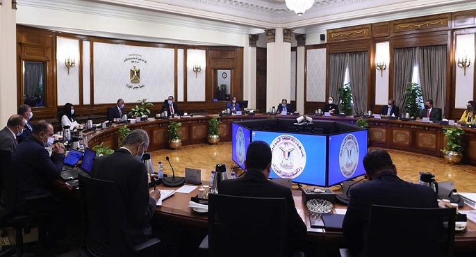 بالصور.. برئاسة مدبولي.. “المجموعة الاقتصادية” تستعرض تقريرا لسيناريوهات أداء الاقتصاد في السنوات المقبلة