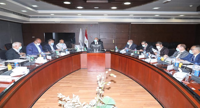 بالصور.. وزير النقل: القيادة السياسية وجهت بالتوسع في استخدام تقنيات الميكرو سيرفس للطرق والمطارات