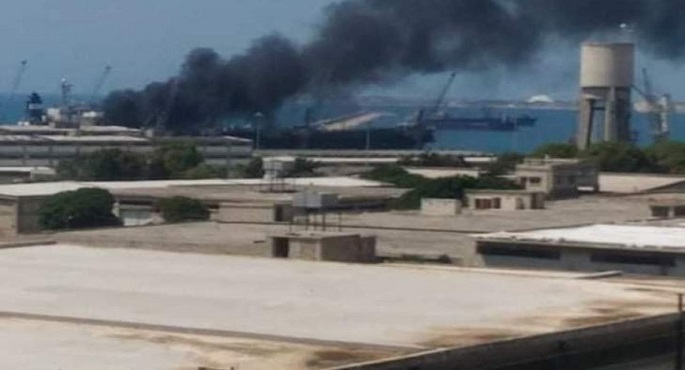 إخماد حريق في مرفأ اللاذقية السوري بعد عدوان إسرائيلي
