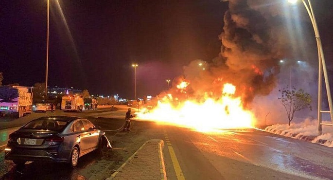 السيطرة على حريق بناقلة مواد بترولية في السعودية