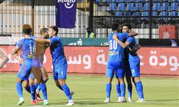 الزمالك يحقق فوزاً مثيراً على المصرى ويتصدر الدوري مؤقتا