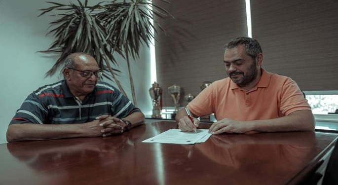 أوجستي يوقع عقود تدريب رجال سلة الأهلي