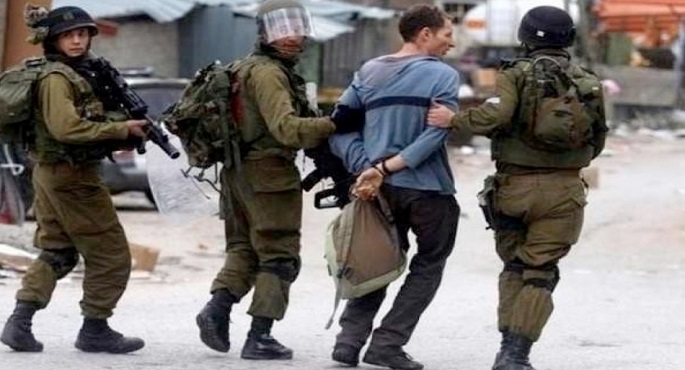 الاحتلال الإسرائيلي يعتقل 13 فلسطينيًا من مناطق متفرقة في الضفة الغربية