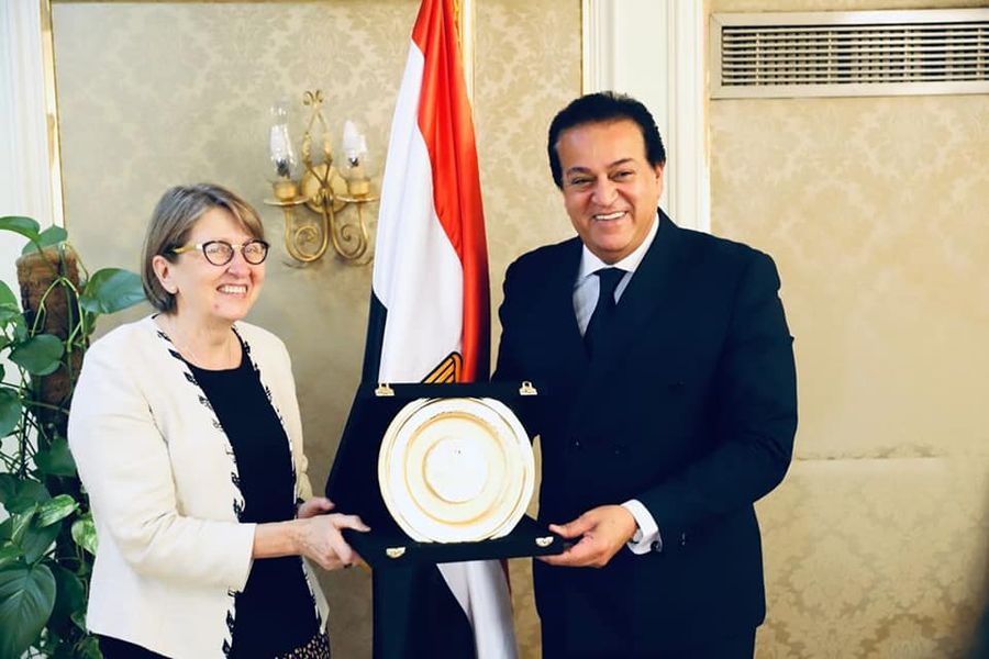 بالصور.. وزير التعليم العالي يستقبل سفيرة فنلندا بمناسبة انتهاء فترة عملها بالقاهرة