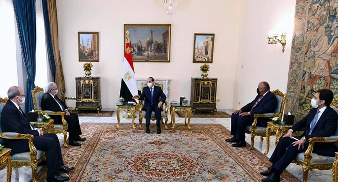 الرئيس السيسي يؤكد حرص مصر على تطوير التعاون الثنائي مع الجزائر الشقيقة في شتى المجالات