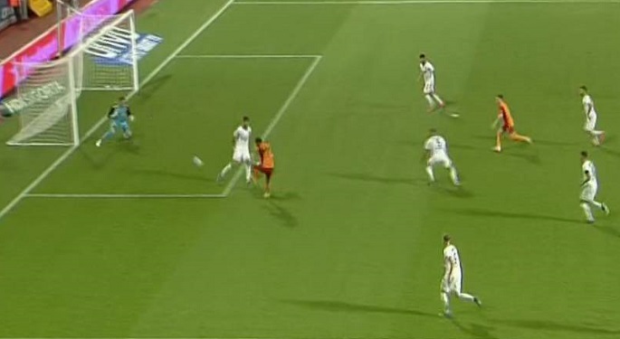مصطفى محمد يشارك في تعادل جالاتا سراي وقاسم باشا بالدوري التركي