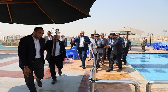 بالصور.. جولة تفقدية لوزير الرياضة بنادي الجمارك بالتجمع