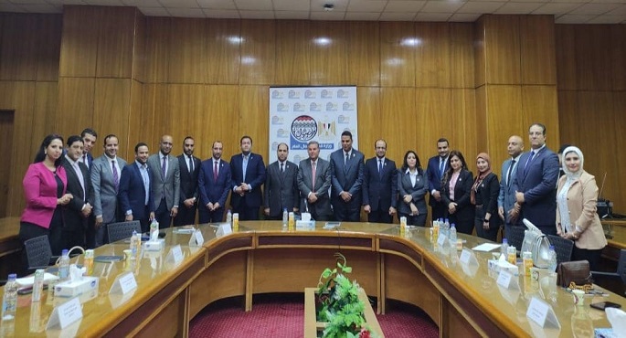 بالصور .. وزير قطاع الأعمال العام يلتقي وفدا من تنسيقية شباب الأحزاب والسياسيين