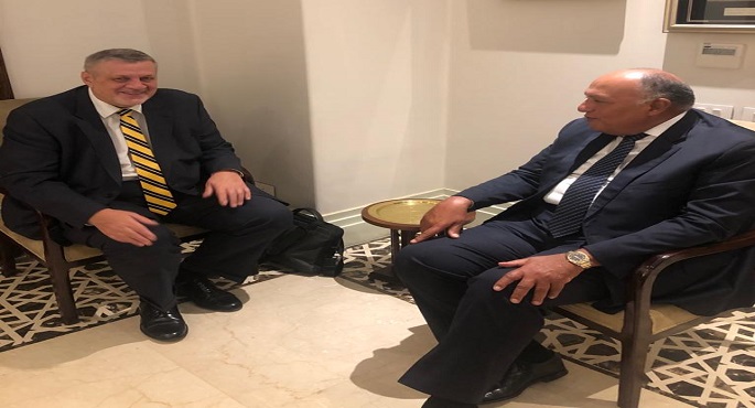 وزير الخارجية يعقد مباحثات مع المبعوث الأممي إلى ليبيا