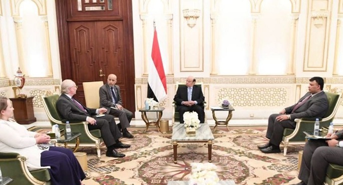 خلال لقائه المبعوث الأمريكي.. هادي: متفقون مع أمريكا على عدم نقل التجربة الإيرانية لليمن