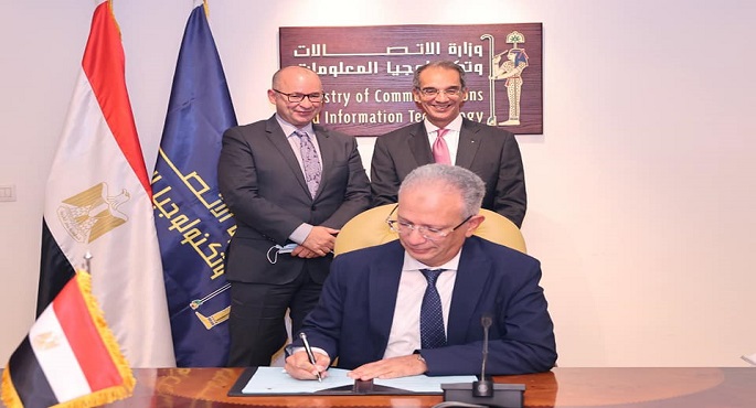 بالصور .. وزير الاتصالات يشهد توقيع اتفاق تعاون لتقديم ماجستير العلوم فى علوم البيانات والذكاء الاصطناعي من جامعة كوينز الكندية