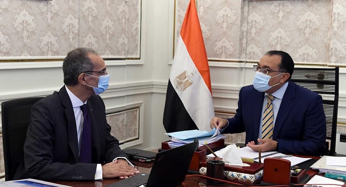 بالصور .. رئيس الوزراء يتابع مع وزير الاتصالات ملفات عمل الوزارة