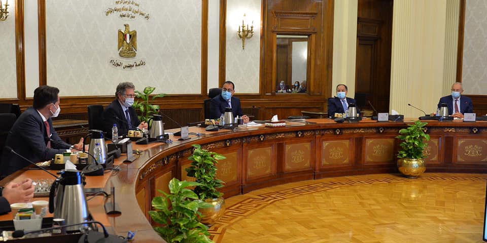 بالصور.. رئيس الوزراء يلتقي وفدا من كبار أعضاء الرابطة الأفريقية لمصنعي السيارات