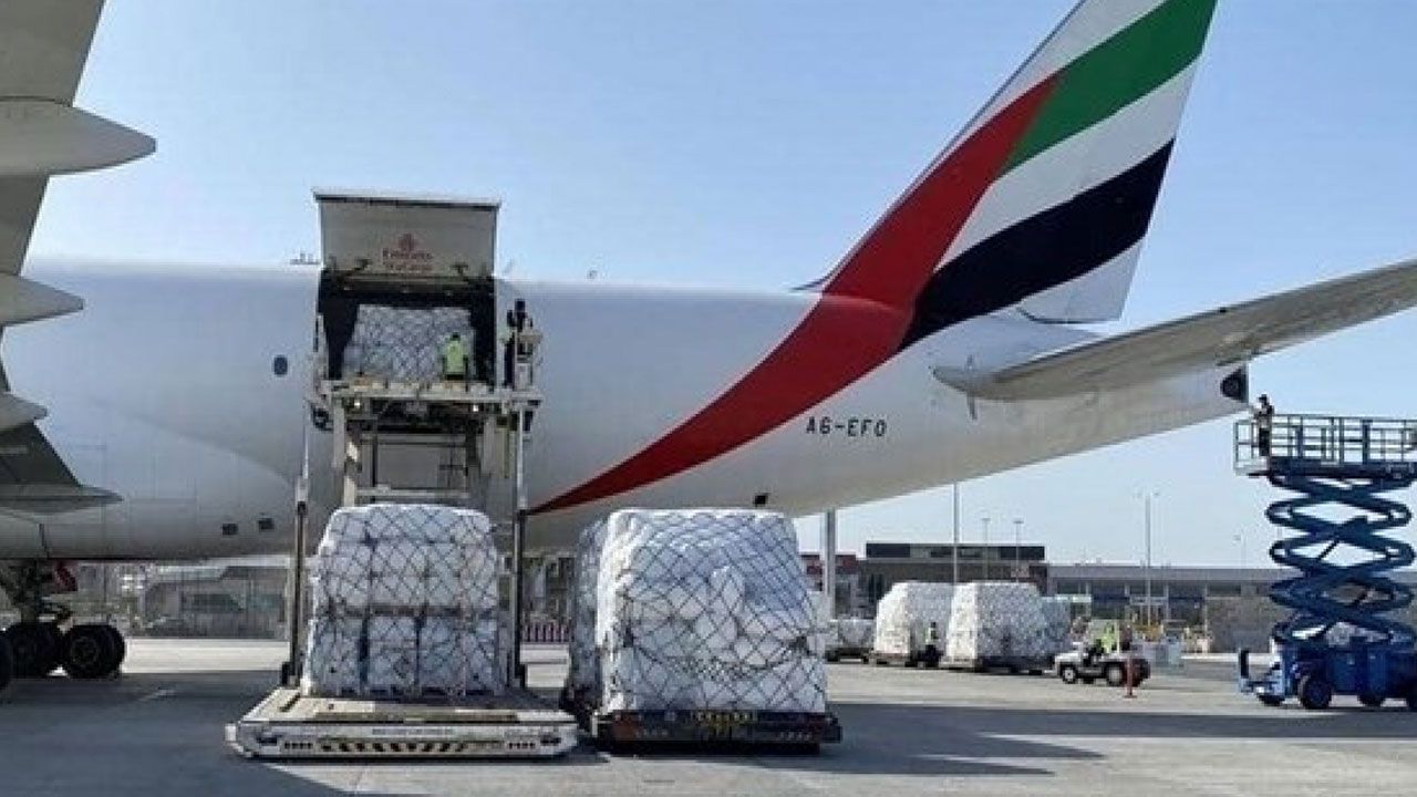 الإمارات تُرسل سابع طائرتها الإغاثية إلي أفغانستان