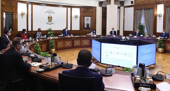 بالصور.. رئيس الوزراء يناقش مع بعثة البنك الدولي مشروع تحديث نظام تسجيل الأراضي والعقارات في مصر