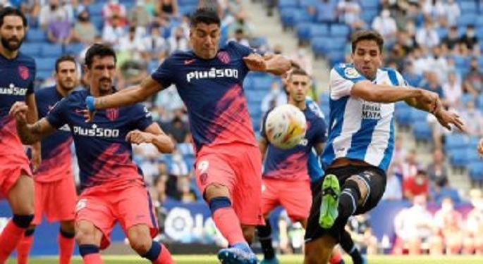 أتلتيكو مدريد يتصدر الدوري الإسباني مؤقتا بفوز قاتل على إسبانيول