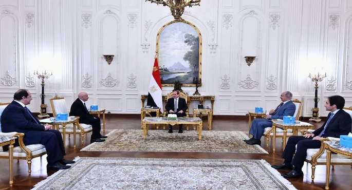 خلال لقائه عقيلة صالح والمشير حفتر.. الرئيس السيسي يؤكد مواصلة التنسيق مع الأطراف الليبية وصولا إلى إجراء الانتخابات