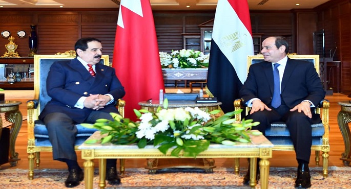 بالصور.. الرئيس السيسي والملك حمد بن عيسى آل خليفة يستعرضان آخر تطورات قضية سد النهضة