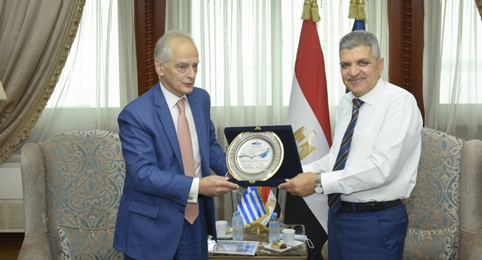 الفريق أسامة ربيع يلتقي السفير اليوناني لبحث سبل التعاون المشترك