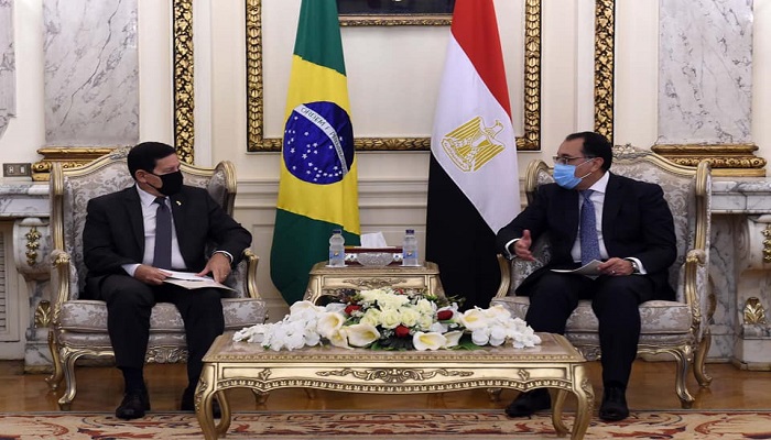 بالصور.. رئيس الوزراء يلتقي نائب الرئيس البرازيلي بالقاهرة
