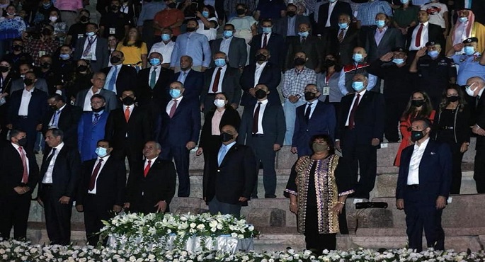 بالصور.. رئيس وزراء الأردن يوقد شعلة مهرجان جرش للثقافة والفنون بحضور وزيري ثقافة مصر والأردن