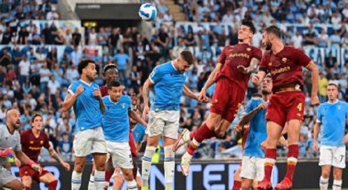 لاتسيو يحسم ديربي العاصمة بثلاثية ضد روما في الدوري الإيطالي