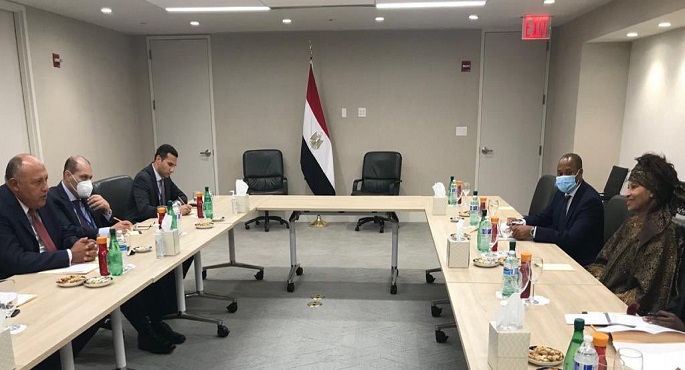 شكري يبحث مع نظيرته السنغالية تعزيز علاقات التعاون بين البلدين