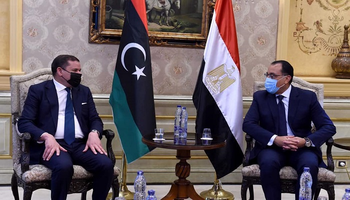 بالصور.. رئيس الوزراء يستقبل رئيس حكومة الوحدة الوطنية الليبية بمطار القاهرة