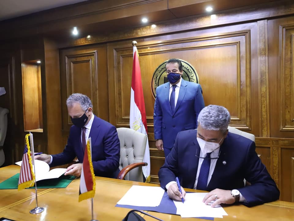 وزير التعليم العالي يشهد توقيع تجديد اتفاقية التعاون العلمي والتكنولوجي بين مصر وأمريكا