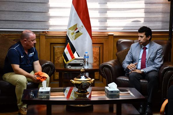 بالصور.. وزير الشباب والرياضة يلتقي الفريق الملكي الهولندي لكرة القدم لبحث سبل التعاون المشترك