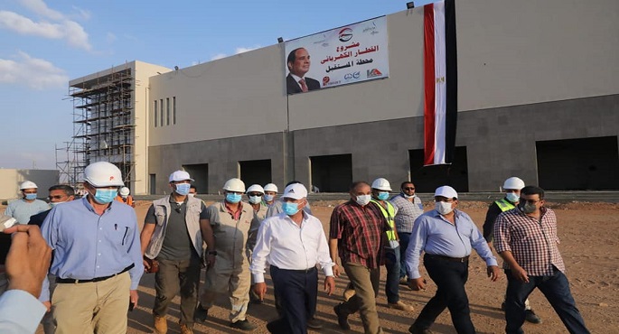 بالصور .. وزير النقل يتابع معدلات تنفيذ مشروع “مونوريل” العاصمة الإدارية الجديدة