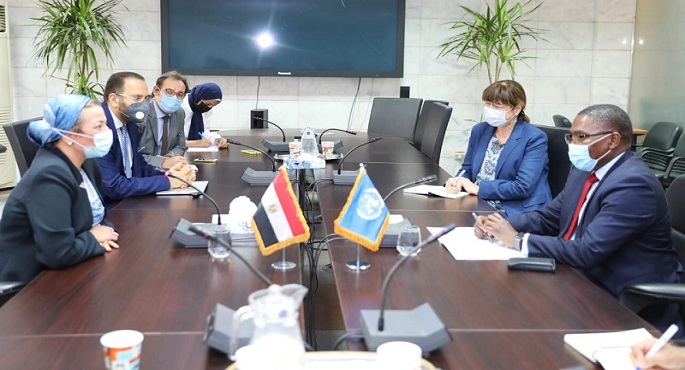 بالصور .. وزيرة البيئة تبحث مع مساعد سكرتير الأمم المتحدة آليات دعم ملف تغير المناخ