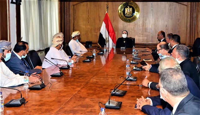 بالصور..وزيرة الصناعة تؤكد الحرص على تعزيز التعاون الاقتصادي بين مصر وسلطنة عمان