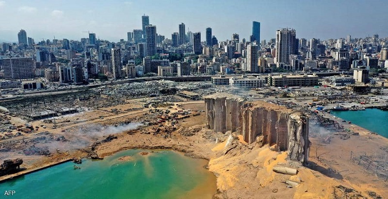 المحقق بانفجار مرفأ بيروت يطلب استدعاء وزيرين سابقين