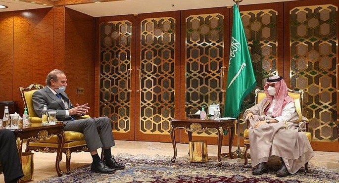 وزير الخارجية السعودي يبحث مع المنسق الأوروبي انتهاكات نووي إيران