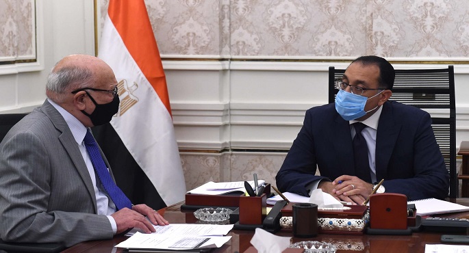 بالصور.. رئيس الوزراء يستعرض مع رئيس هيئة سلامة الغذاء الآليات المستحدثة في الفحص والرقابة على الأغذية