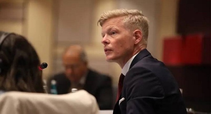 المبعوث الأممي لليمن يواصل مشاوراته مع كافة الأطراف لبناء عملية السلام