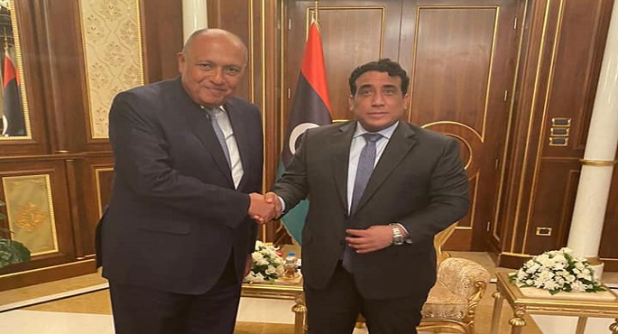 بالصور.. شكري يُجري لقاءات مع رئيس المجلس الرئاسي الليبي ونائبيه