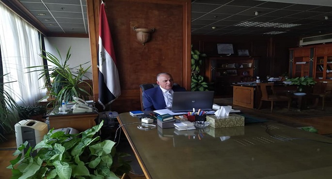 بالصور.. عبد العاطى يتابع الحملات الموسعة لإزالة التعديات علي نهر النيل والمجارى المائية