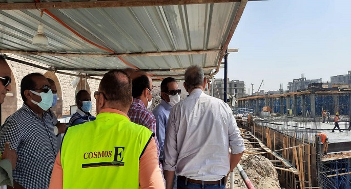 بالصور..نائب وزير الإسكان للمشروعات القومية يتفقد مشروع تطوير منطقة سور مجرى العيون بمحافظة القاهرة