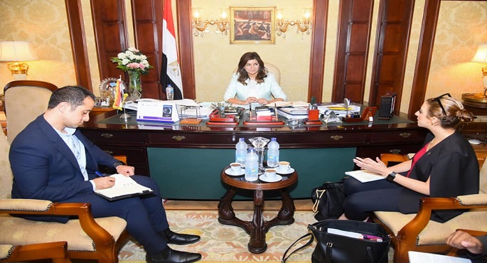 بالصور .. وزيرة الهجرة تعقد اجتماعًا تشاوريًا مع ممثلي مؤسسة حياة كريمة لبحث مشاركة المصريين بكندا