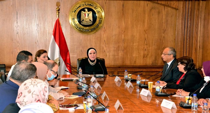 وزيرة الصناعة: حريصون على تحسين منظومة الخدمات المقدمة للمصدرين والمستوردين