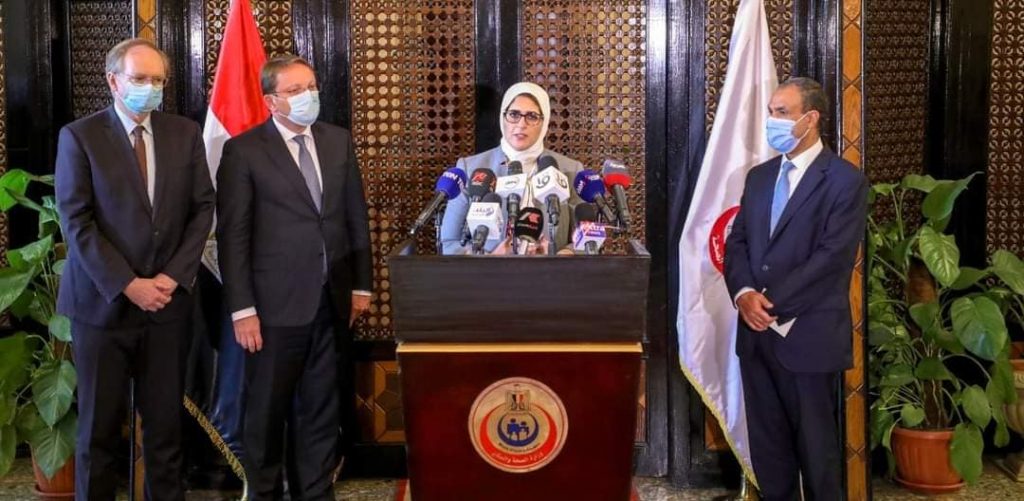 بالصور .. وزيرة الصحة تبحث مع مفوض الاتحاد الأوروبي لشئون الجوار دعم الاتحاد الأوروبي للقطاع الصحي بمصر