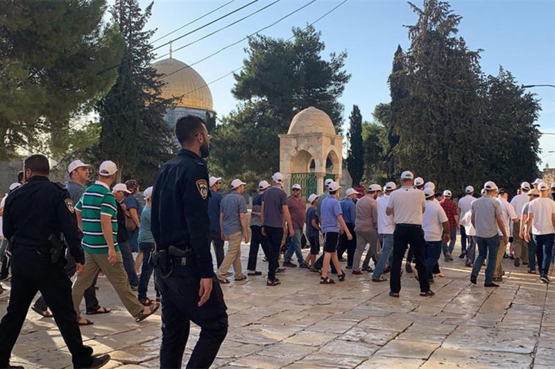 مفتي فلسطين يناشد العرب والمسلمين إنقاذ القدس ويحذر من حرب دينية