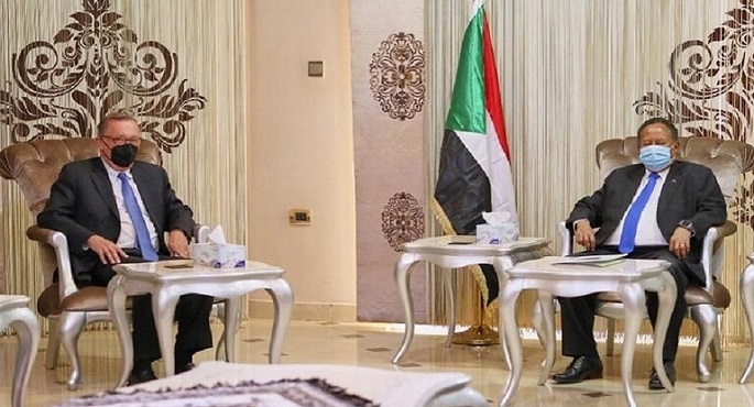 بالصور .. حمدوك يعقد اجتماعاً منفصلاً مع المبعوث الأمريكي بعد لقاءه البرهان وحميدتي